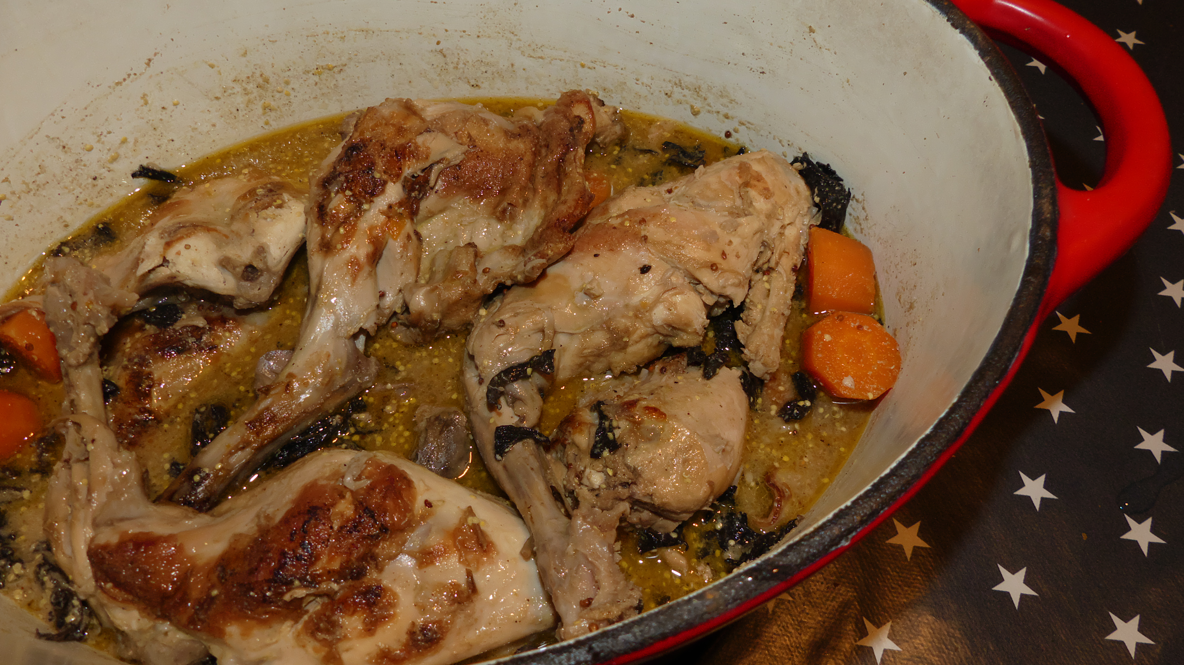 Lapin à la moutarde à la cocotte - Cocottes et coquillettes
